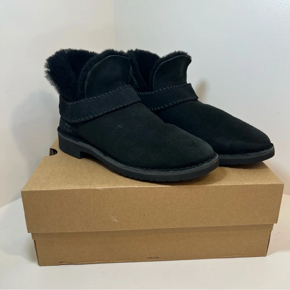 UGG Mckay Black Suede Sheepskin‎ Ankle Boots Booties